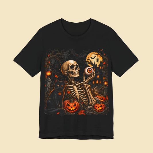 Gothic skeleton t-shirt with cat and black eyes | Spooky skull shirt | Haunted house Halloween t-shirt